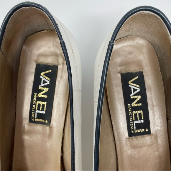 VAN ELI Vintage Navy and Ivory Pumps size 9N - Picture 8 of 12